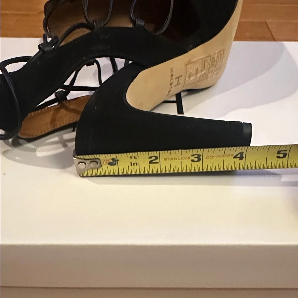 H by Halston chic modern